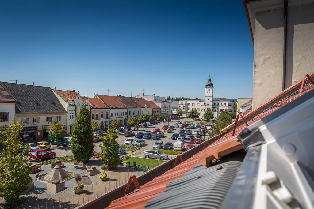 Penzion Longus Kyjov  Bagian luar foto
