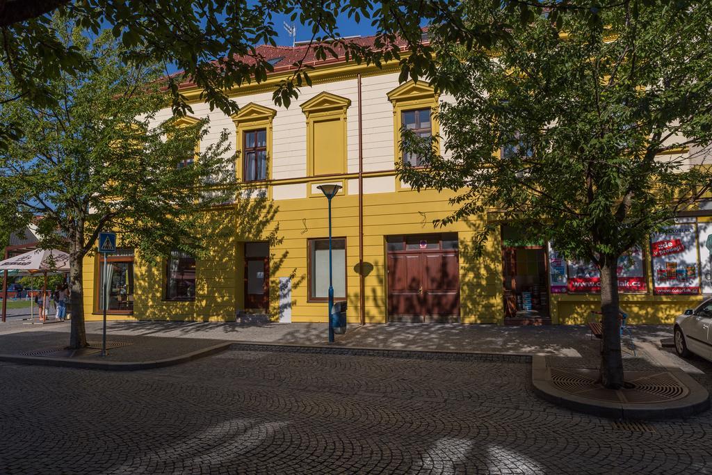Penzion Longus Kyjov  Bagian luar foto
